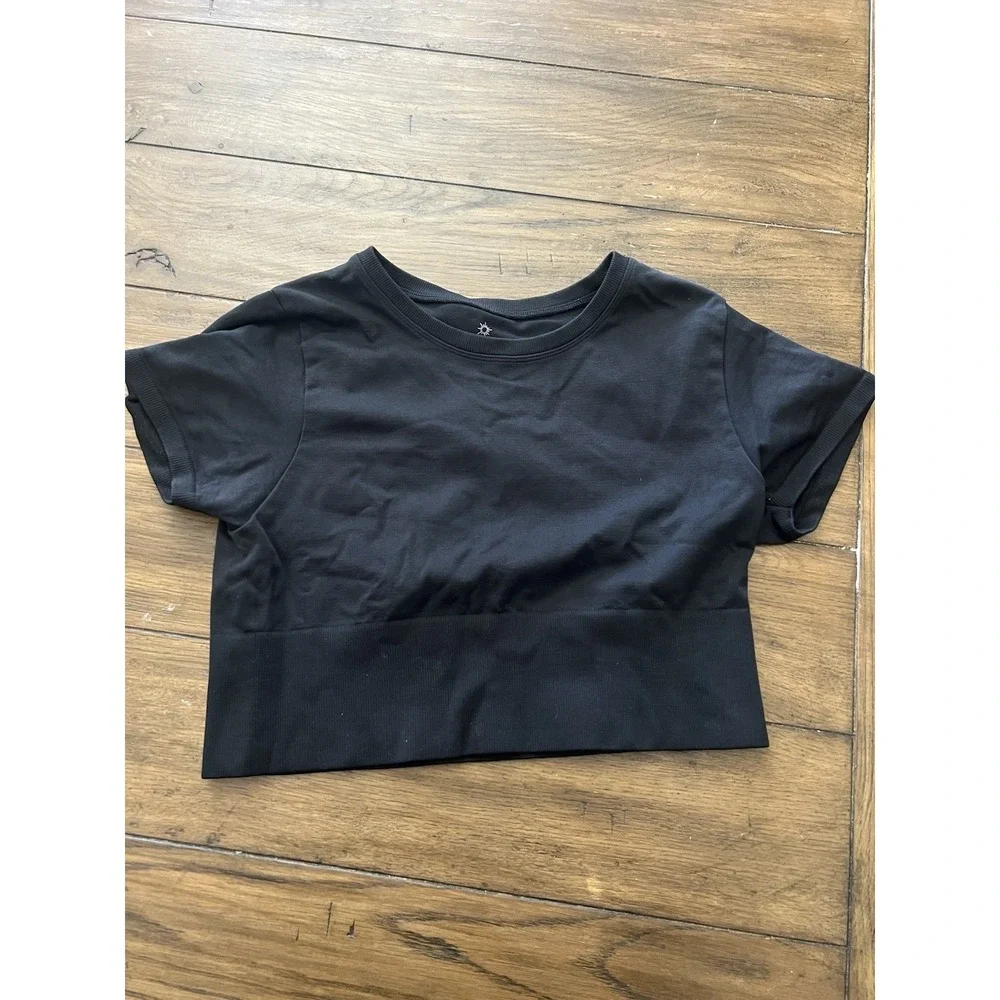 Aerie Offline Black Crop Top Short Black‎ Exercise Workout Top Size Large EUC - Picture 2 of 5